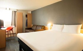 Ibis Orly Chevilly Tram 7